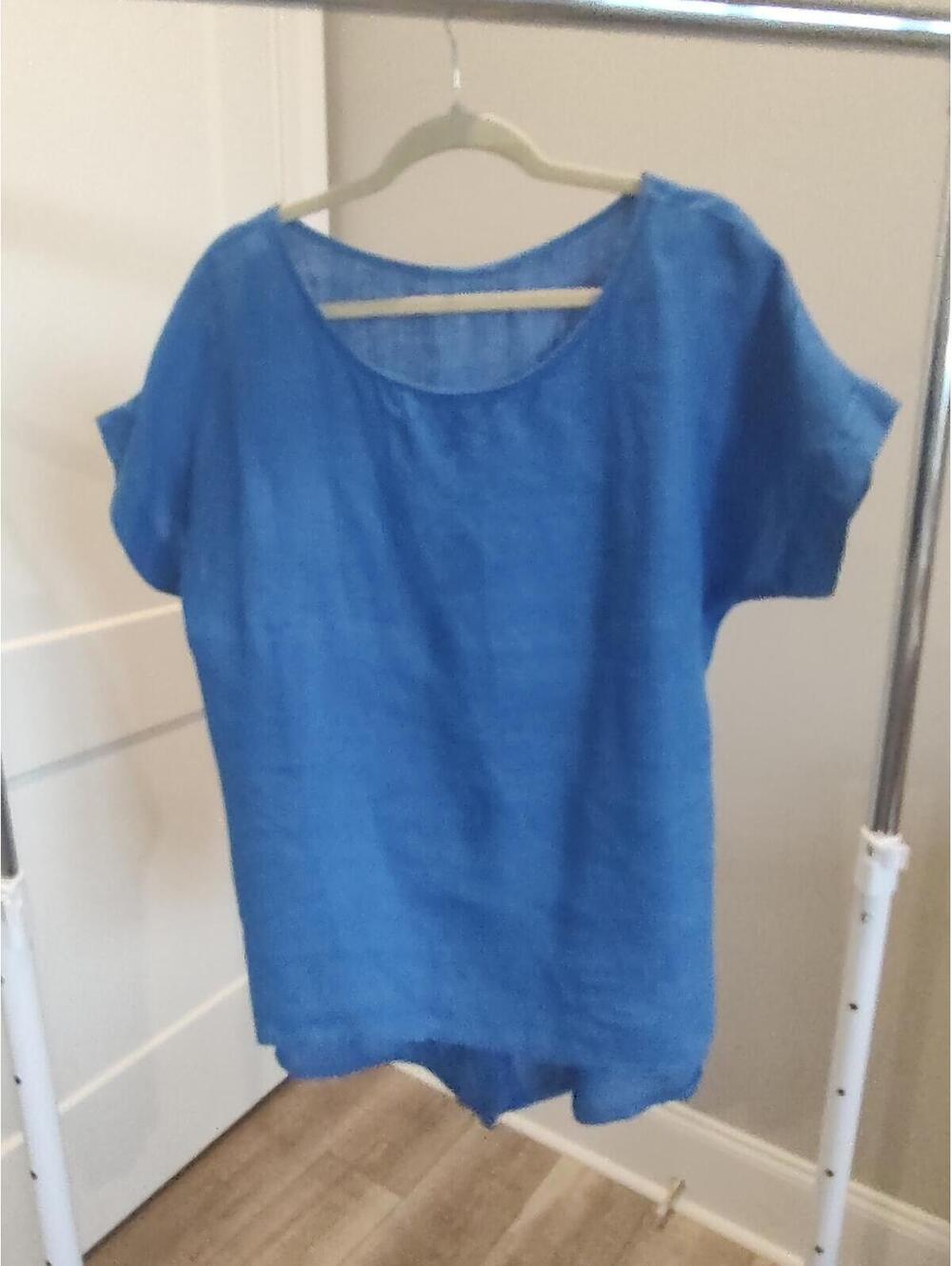 Royal blue linen top #BoxyFit #Lagenlook #ButtonBack